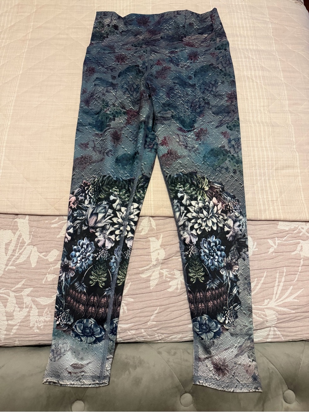 Evolution by Cyrus Floral Printed Leggings in Blue & Black Size Medium